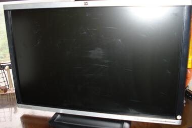 hp compaq 24in LCD screen adjustabel height adjustable tilt angle newbury reading