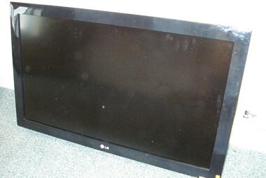 used LG 37in HD ready TV freeview newbury berks 