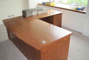 walnut veneer executive desk with inlay reading newbury berkshire 