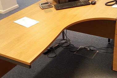 used 1.6m corner ergo desk cantilever oak reading newbury berkshire 