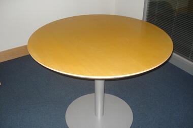 maple veneer meeting table reading newbury berkshire 