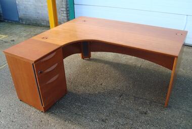 cherry veneer corner desk sven christiansen newbury reading berkshire