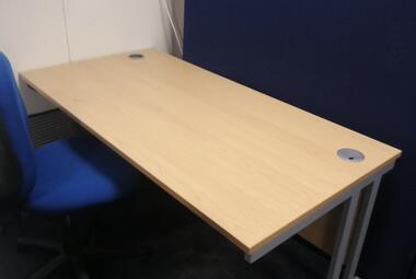 1.4m cantilever office desk beech oxford newbury