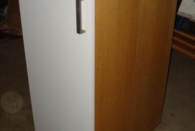 1 door cupboard with cage pull outs newbury berks 